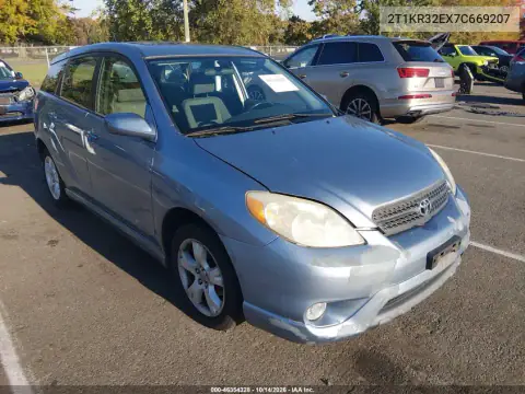 2T1KR32EX7C669207 — 2007 Toyota Matrix, Передняя часть, фото до ремонта