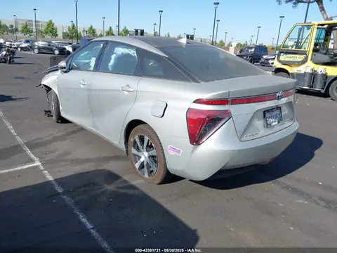 2018 Toyota Mirai VIN JTDBVRBD2JA004688 фото 3