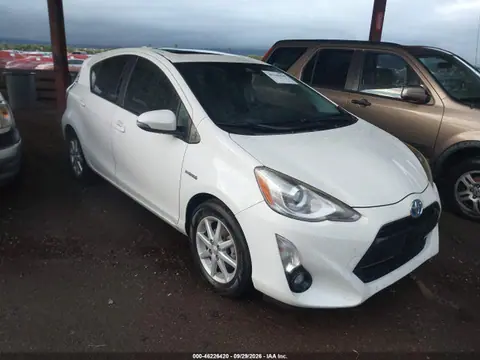 JTDKDTB37F1105045 — 2015 Toyota Prius C Four, Естественный износ (Normal Wear & Tear), фото до ремонта