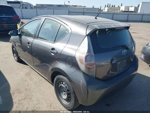 2014 Toyota Prius C One VIN JTDKDTB30E1071562 фото 3
