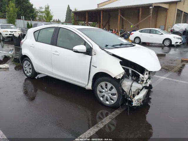 2014 Toyota Prius C One VIN JTDKDTB34E1571515 фото 1