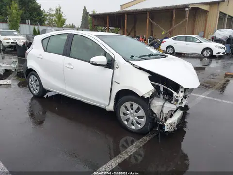 JTDKDTB34E1571515 — 2014 Toyota Prius C One, Естественный износ (Normal Wear & Tear), фото до ремонта