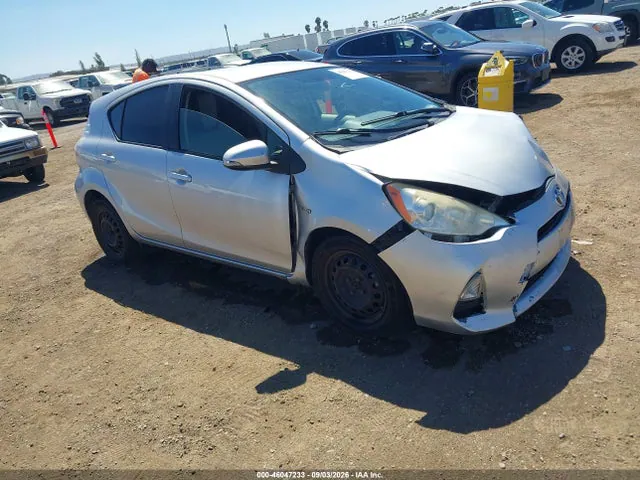 2014 Toyota Prius C One VIN JTDKDTB32E1561775 фото 1
