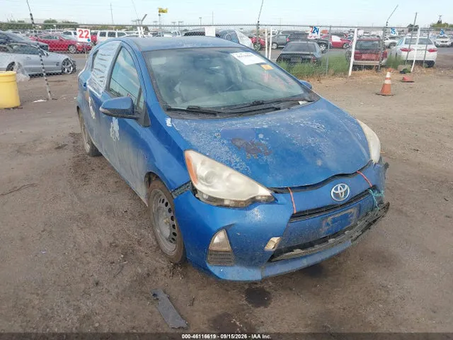 2014 Toyota Prius C One VIN JTDKDTB34E1563172 фото 1