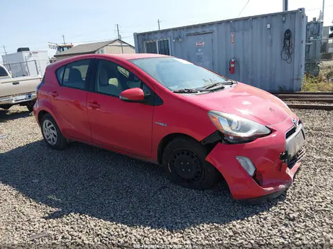 JTDKDTB37F1576662 — 2015 Toyota Prius C One, Передняя часть (Front End), фото до ремонта