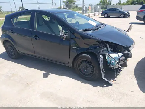 JTDKDTB34F1102068 — 2015 Toyota Prius C One, Передняя часть (Front End), фото до ремонта