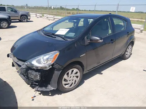 2015 Toyota Prius C One VIN JTDKDTB34F1102068 фото 2