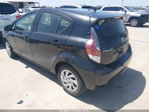2015 Toyota Prius C One VIN JTDKDTB34F1102068 фото 3