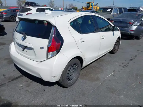 2016 Toyota Prius C One VIN JTDKDTB34G1117557 фото 4