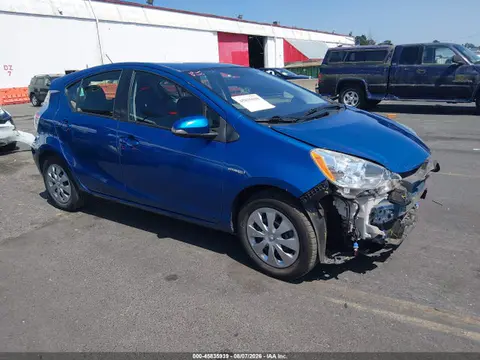 JTDKDTB34E1082290 — 2014 Toyota Prius C Two, Передняя часть (Front End), фото до ремонта