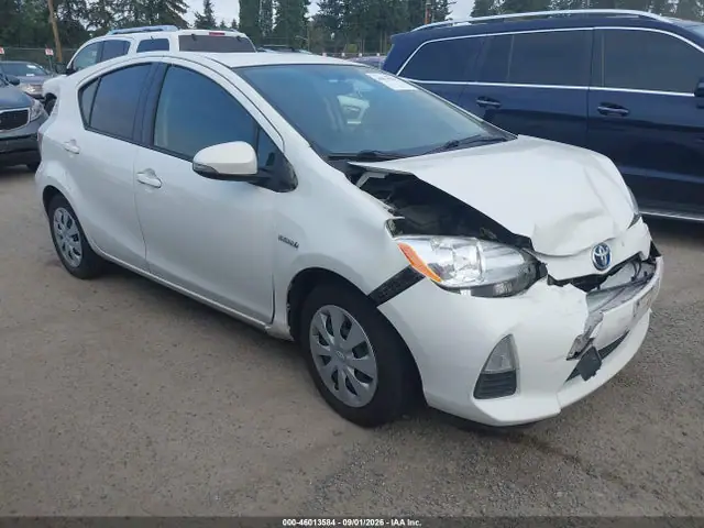 JTDKDTB33E1077517 — 2014 Toyota Prius C Two, Естественный износ (Normal Wear & Tear), фото до ремонта