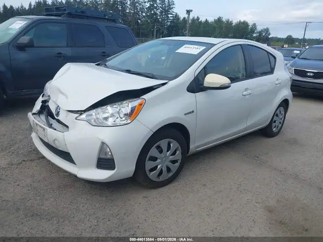 JTDKDTB33E1077517 — 2014 Toyota Prius C Two, фото 2 с аукциона IAAI 30.09.2026, Естественный износ