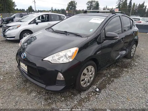 2014 Toyota Prius C Two VIN JTDKDTB31E1569897 фото 2