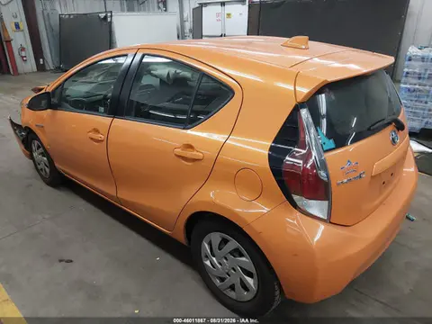 2015 Toyota Prius C Two VIN JTDKDTB35F1092828 фото 3