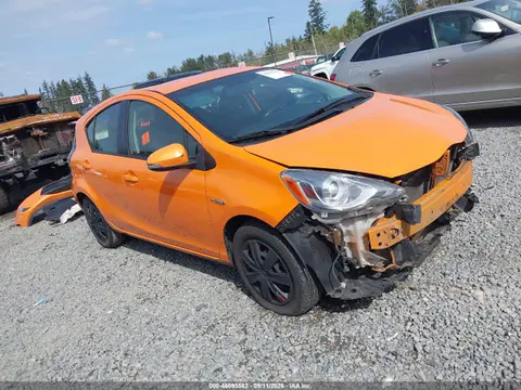 JTDKDTB31F1094950 — 2015 Toyota Prius C Two, Передняя часть (Front End), фото до ремонта