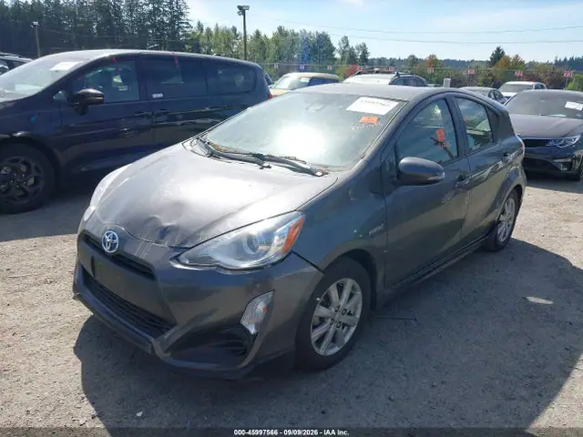 JTDKDTB31H1595887 — 2017 Toyota Prius C Two, фото 2 с аукциона IAAI 14.10.2026, Естественный износ