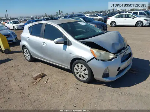 JTDKDTB35C1520585 — 2012 Toyota Prius C, Передняя часть, фото до ремонта