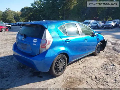 JTDKDTB37D1047659 — 2013 Toyota Prius C, фото 4 с аукциона IAAI, Передняя часть