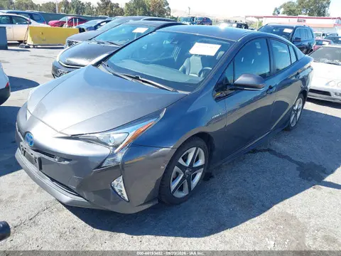 2017 Toyota Prius Four Touring VIN JTDKARFU0H3046832 фото 2