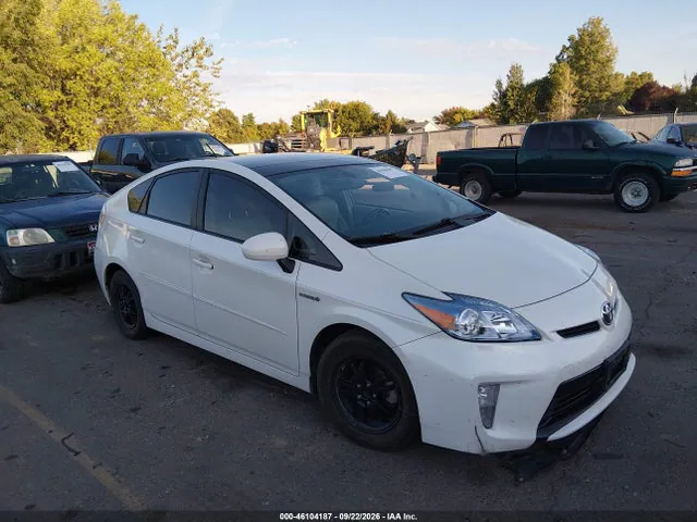 2014 Toyota Prius Four VIN JTDKN3DU2E1749294 фото 1