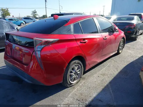 2016 Toyota Prius Four VIN JTDKARFU0G3526464 фото 4