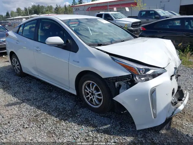 JTDL9MFUXN3039303 — 2022 Toyota Prius LE AWD-E, Передняя часть (Front End), фото до ремонта