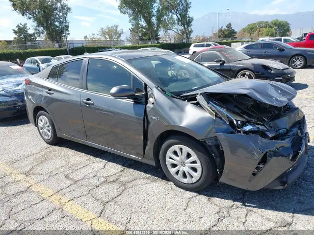 JTDKARFU0K3083824 — 2019 Toyota Prius LE, Передняя часть (Front End), фото до ремонта