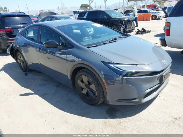 JTDACAAU2R3041583 — 2024 Toyota Prius LE, Задняя часть (Rear), фото до ремонта