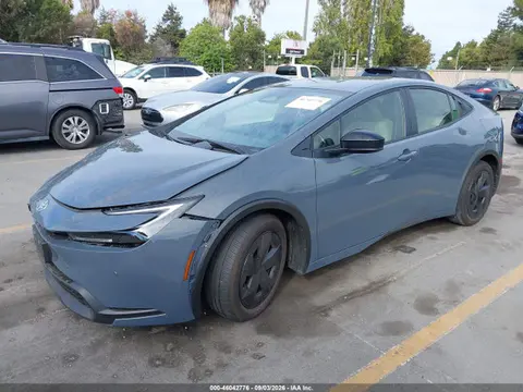 2026 Toyota Prius Le VIN JTDACAAU0T3079790 фото 2