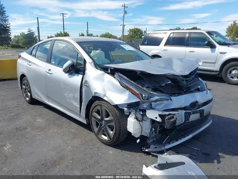 JTDKARFU5K3075296 — 2019 Toyota Prius Limited, Передняя часть (Front End), фото до ремонта