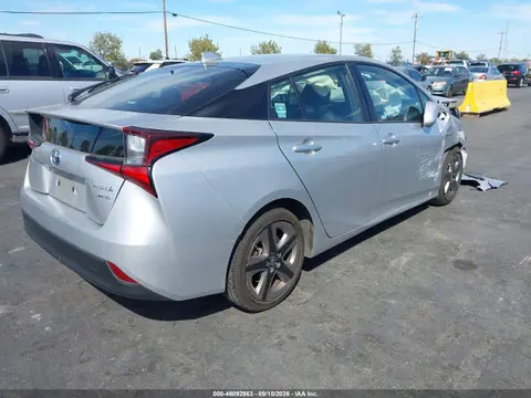 2019 Toyota Prius Limited VIN JTDKARFU5K3075296 фото 4