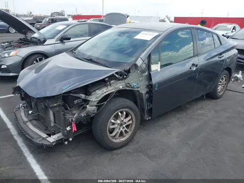 2018 Toyota Prius One VIN JTDKBRFU7J3076557 фото 2