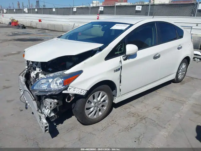 JTDKN3DP3F3071381 — 2015 Toyota Prius Plug-IN Advanced, фото 2 с аукциона IAAI 30.09.2026, Передняя часть