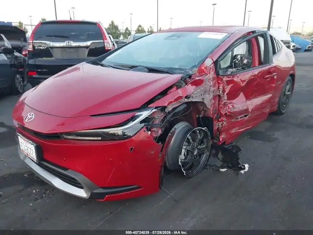 2026 Toyota Prius Plug-in Hybrid Se VIN JTDACACU8T3064712 фото 2