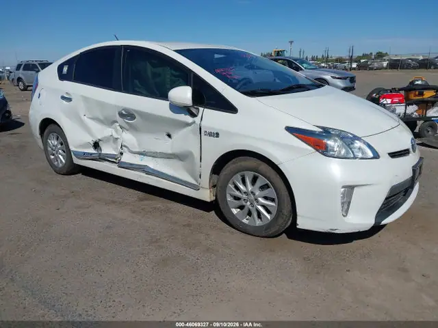 JTDKN3DP6E3060650 — 2014 Toyota Prius Plug-IN, Правый бок (Right Side), фото до ремонта