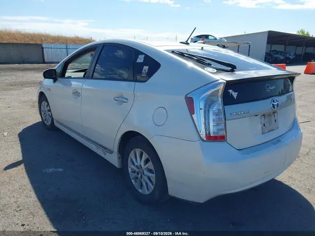 JTDKN3DP6E3060650 — 2014 Toyota Prius Plug-IN, фото 3 с аукциона IAAI 30.09.2026, Правый бок