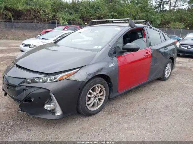 2018 Toyota Prius Prime Advanced VIN JTDKARFP8J3079965 фото 2