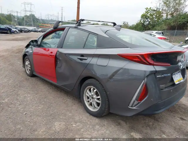 2018 Toyota Prius Prime Advanced VIN JTDKARFP8J3079965 фото 3
