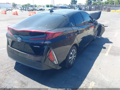 2020 Toyota Prius Prime Limited VIN JTDKARFPXL3136783 фото 4
