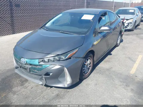 2017 Toyota Prius Prime Plus VIN JTDKARFP3H3065921 фото 2