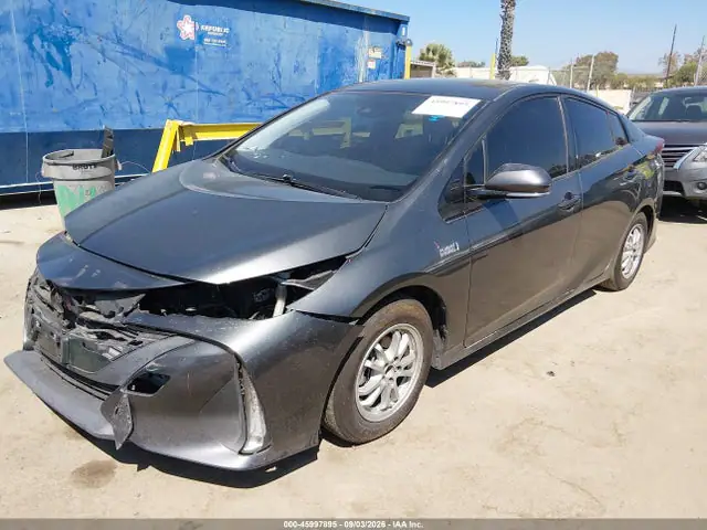 JTDKARFP2J3079900 — 2018 Toyota Prius Prime Plus, фото 2 с аукциона IAAI 30.09.2026, Передняя часть