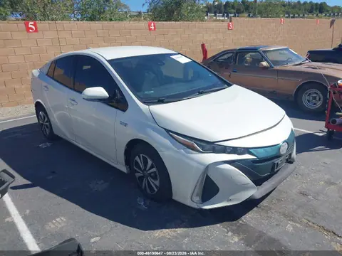 JTDKARFP2J3088421 — 2018 Toyota Prius Prime Plus, Задняя часть (Rear), фото до ремонта