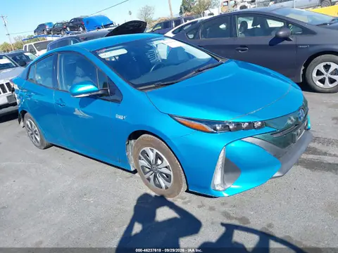 JTDKARFP2J3080576 — 2018 Toyota Prius Prime Premium, Не указано (Unknown), фото до ремонта