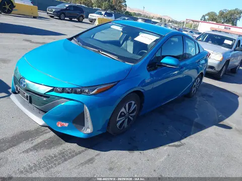 2018 Toyota Prius Prime Premium VIN JTDKARFP2J3080576 фото 2