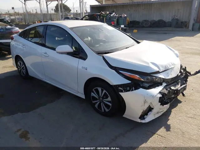 JTDKARFP0K3119618 — 2019 Toyota Prius Prime Premium, Передняя часть (Front End), фото до ремонта