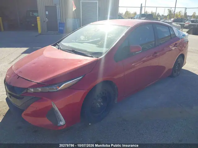 JTDKAMFP8M3180799 — 2021 Toyota Prius Prime, фото 2 с аукциона IAAI 14.10.2026, Заднее стекло