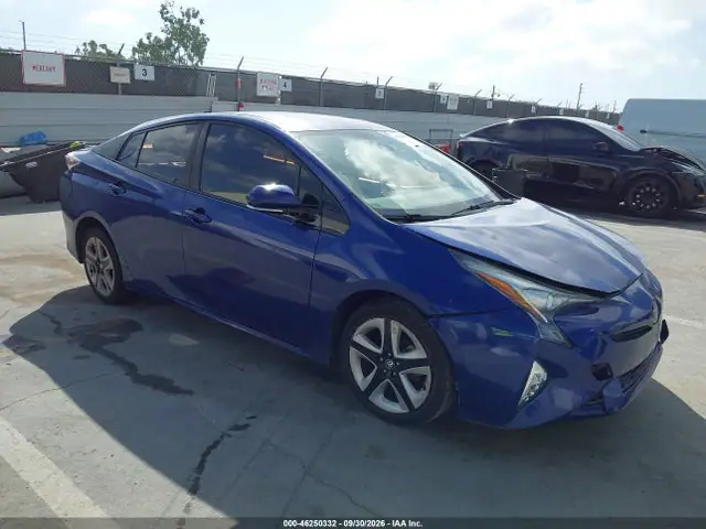 JTDKARFU9G3523174 Toyota Prius Three Touring 2016 — повреждение Левый бок, фото до ремонта