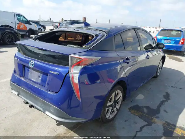 JTDKARFU9G3523174 — 2016 Toyota Prius Three Touring, фото 4 с аукциона IAAI 14.10.2026, Левый бок