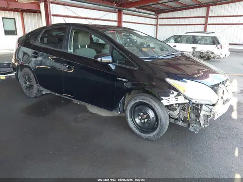 JTDKN3DU3E0383478 — 2014 Toyota Prius Three, Передняя часть (Front End), фото до ремонта