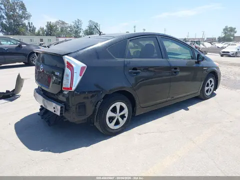 2014 Toyota Prius Three VIN JTDKN3DU0E1749956 фото 4